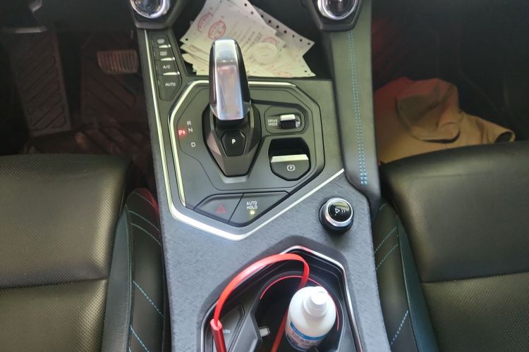 领克05 2022款 2.0TD 两驱耀Halo中控内饰18