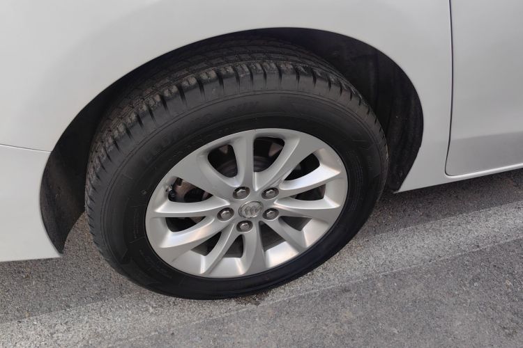 别克GL8 2017款 ES 28T 尊享型 国V车身外观6008