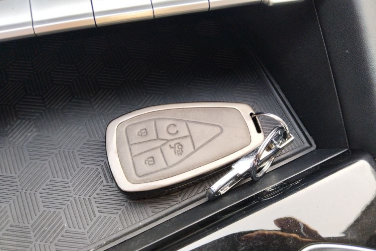 长安 逸动 2024款 PLUS 蓝鲸NE 1.4T GDI DCT高能版中控内饰11