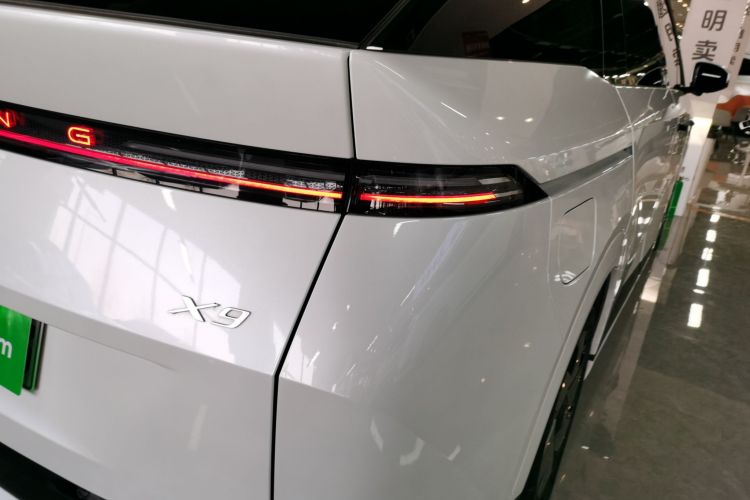 小鹏X9 2024款 702超长续航Pro车身外观9