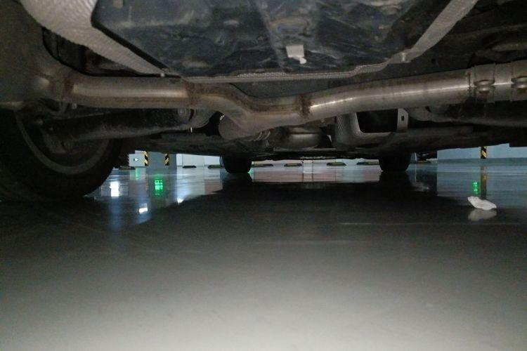 奔驰C级 2019款 C 260 L 运动版局部细节9009