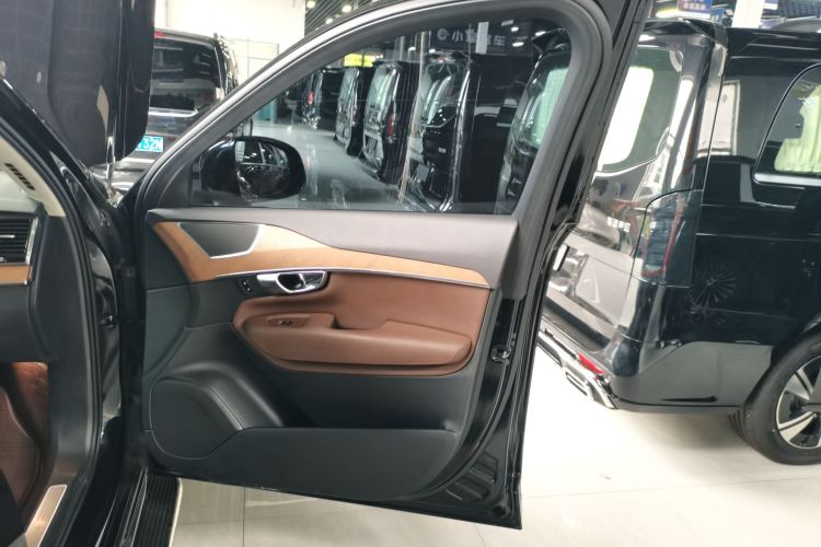 沃尔沃XC90 2020款 改款 T6 智逸豪华版 7座中控内饰42