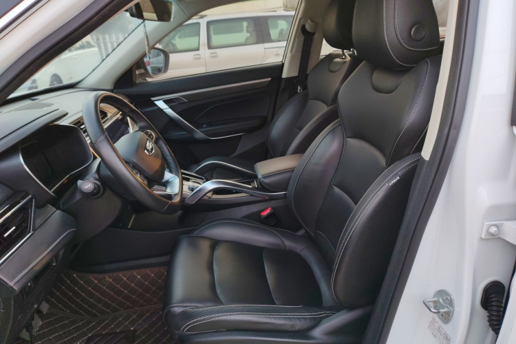 吉利汽车 博越 2020款 1.8TD DCT智尊PRO中控内饰19