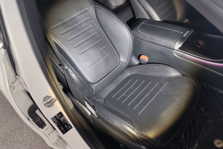 奔驰C级 2022款 改款 C 260 L 运动版局部细节41