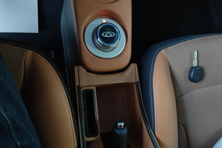 奇瑞 小蚂蚁 2018款 400 4座智享版中控内饰18