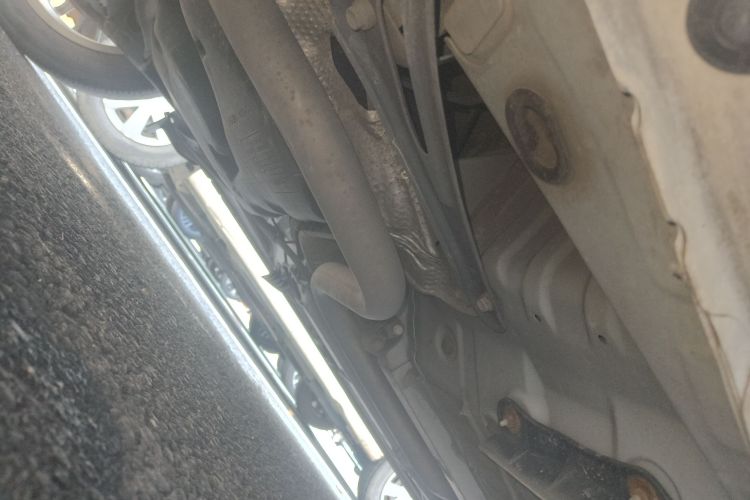 丰田 YARiS L 致炫 2017款 1.5G CVT劲速天窗升级版局部细节9002