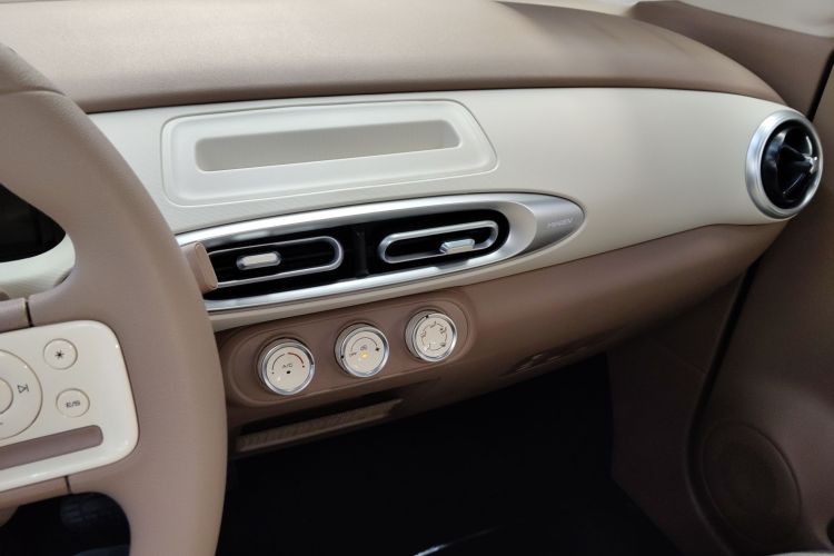 五菱汽车 宏光MINIEV 2025款 四门版 进阶款中控内饰16