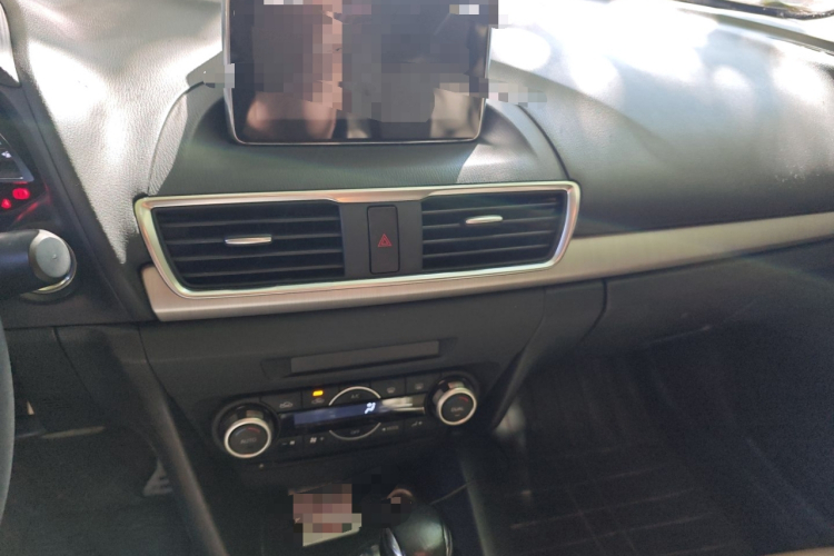 马自达3 昂克赛拉 2014款 三厢 2.0L 自动旗舰型中控内饰16