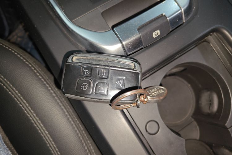 路虎 发现神行 2019款 240PS SE版 国VI中控内饰11