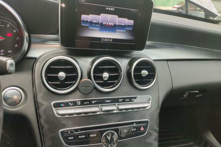 奔驰C级 2017款 改款 C 180 L 时尚型运动版局部细节16