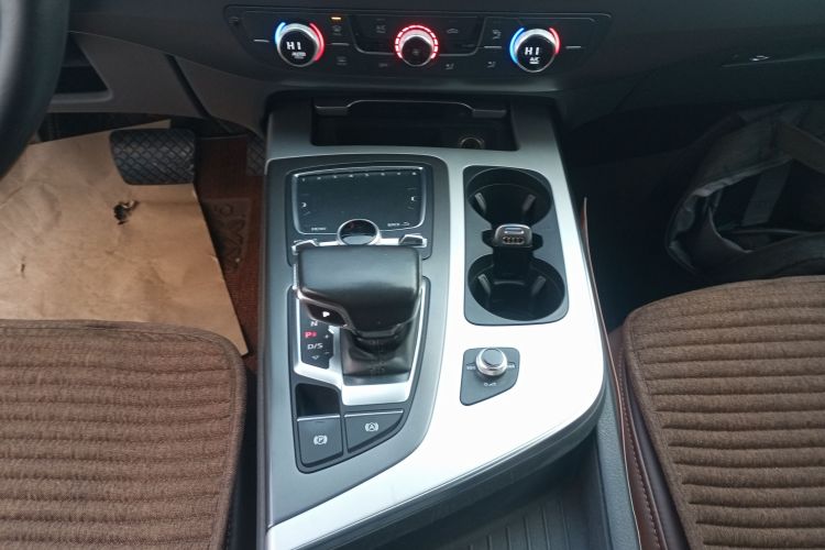 奥迪Q7（平行进口） 中控内饰18