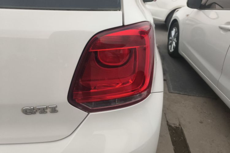 大众 Polo 2012款 1.4TSI GTI车身外观9