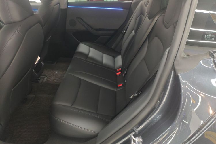 特斯拉 Model 3 2025款 后轮驱动版中控内饰7004
