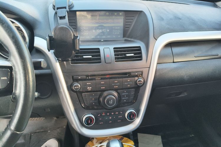 奔腾X80 2013款 2.0L 自动豪华型中控内饰16