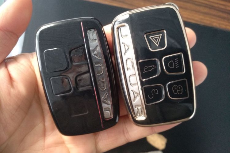 捷豹XEL 2018款 2.0T 200PS 精英版中控内饰7001