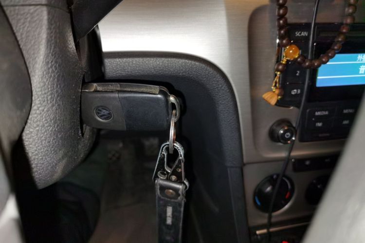 大众 朗逸 2013款 改款经典 1.6L 自动舒适版中控内饰11