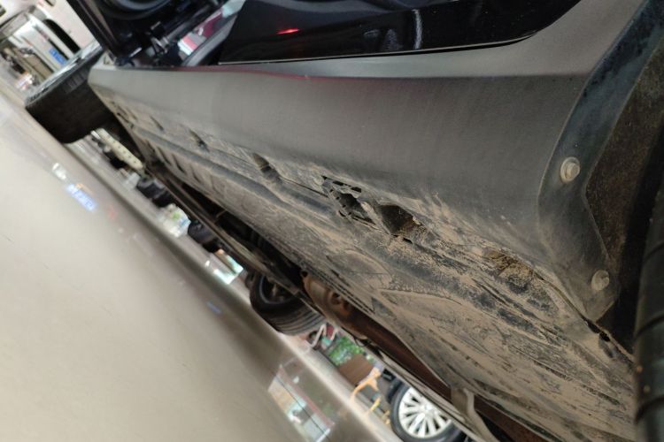 奔驰GLC 2022款 改款 GLC 260 L 4MATIC 动感型局部细节9002