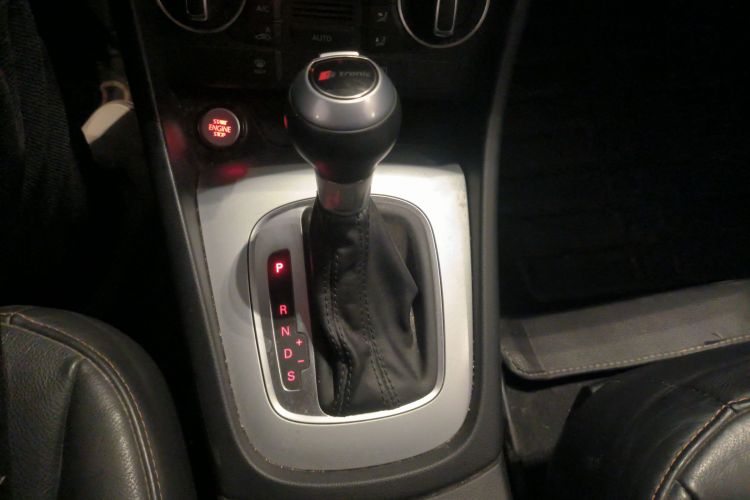 奥迪Q3 2018款 30周年年型 30 TFSI 时尚型中控内饰18