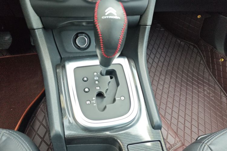 雪铁龙C4L 2014款 1.6THP 智驱版 自动劲智型中控内饰18