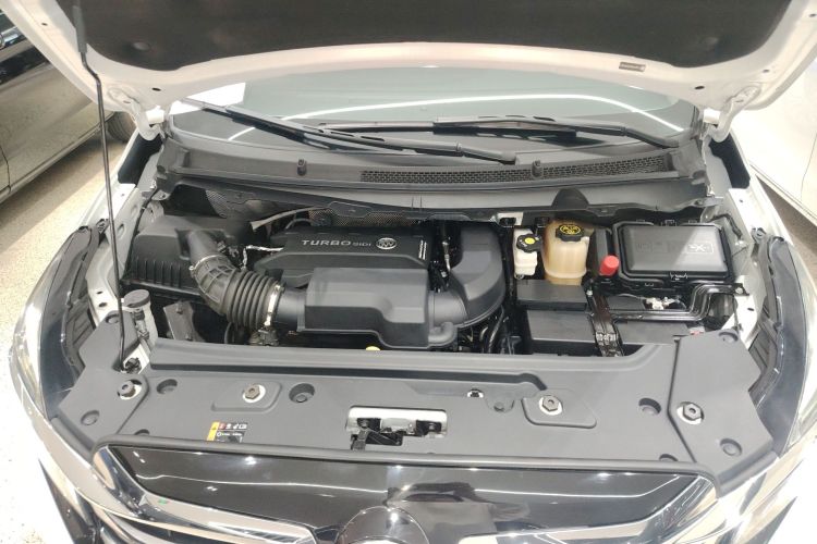 别克GL8 2023款 陆上公务舱 智享型机舱底盘24