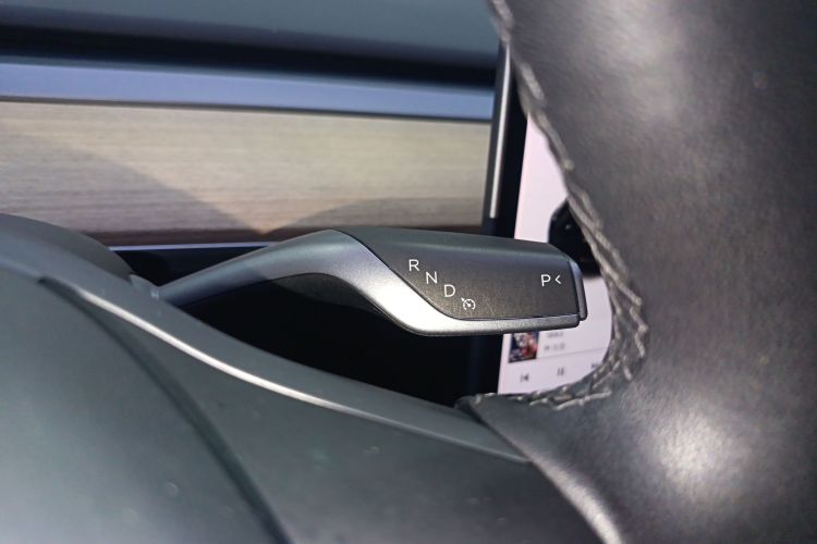 特斯拉 Model Y 2021款 标准续航后驱版局部细节18