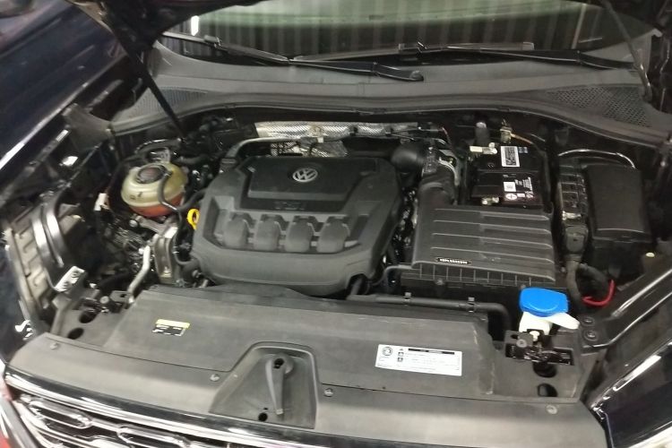 大众 探岳 2020款 330TSI 两驱豪华智联版机舱底盘24