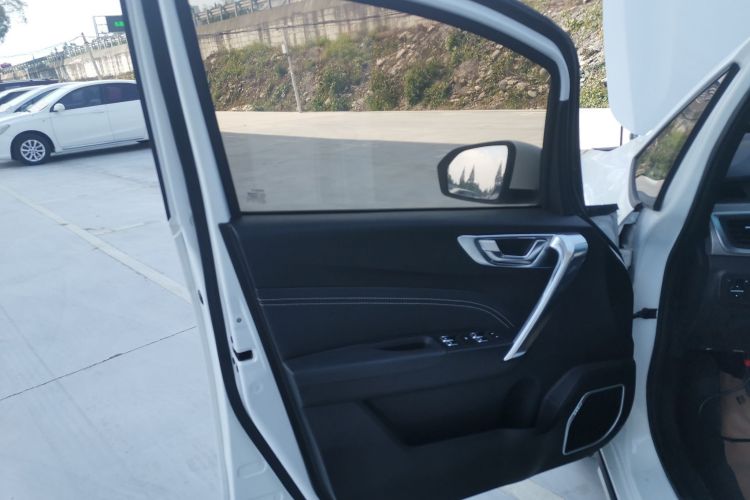 吉利汽车 远景X3 2017款 1.5L 手动精英型中控内饰7007