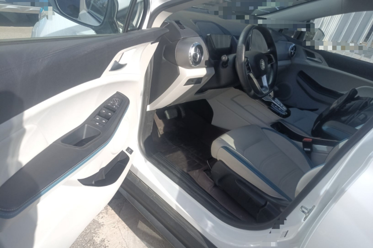 比亚迪 元Pro 2023款 401KM豪华型中控内饰7003