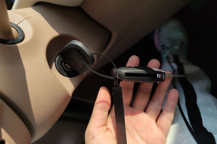 五菱汽车 宏光MINIEV 2025款 四门版 进阶款中控内饰7001