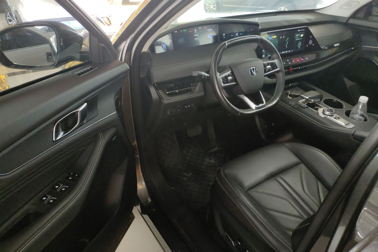 长安UNI-K 2023款 2.0T 两驱悦尚型中控内饰20