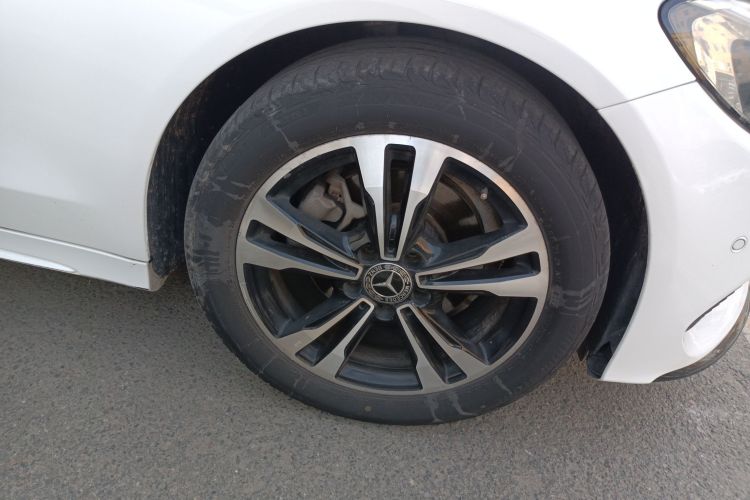 奔驰C级 2017款 改款 C 200 运动版车身外观10