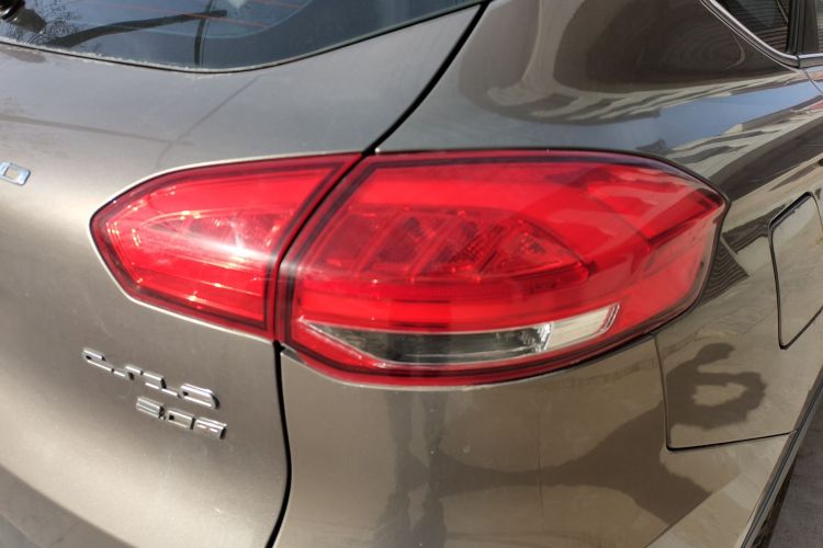 猎豹汽车 猎豹CS10 2017款 2.0T 手动风尚型车身外观9