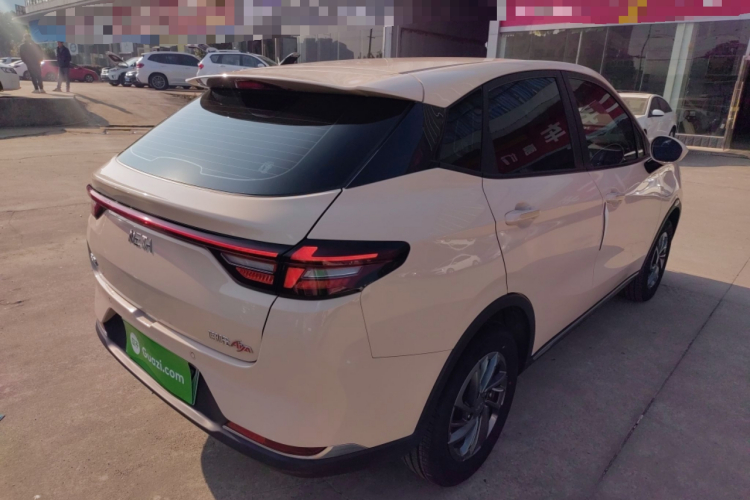 哪吒汽车 哪吒AYA 2023款 318 Lite车身外观7