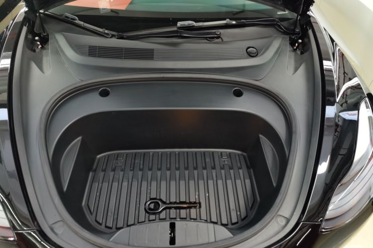 特斯拉 Model 3 2022款 Performance高性能全轮驱动版机舱底盘24