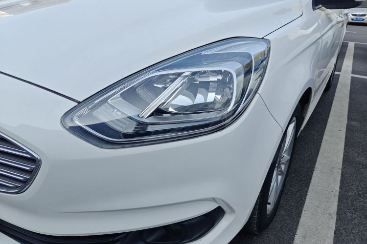 福特 福睿斯 2019款 1.5L 自动悦享型局部细节36