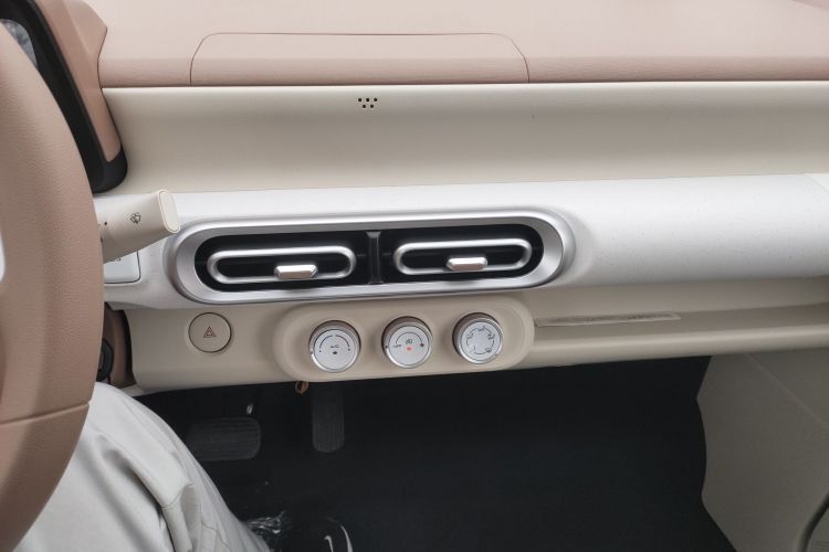 五菱汽车 宏光MINIEV 2024款 第三代 215km 青春版中控内饰16