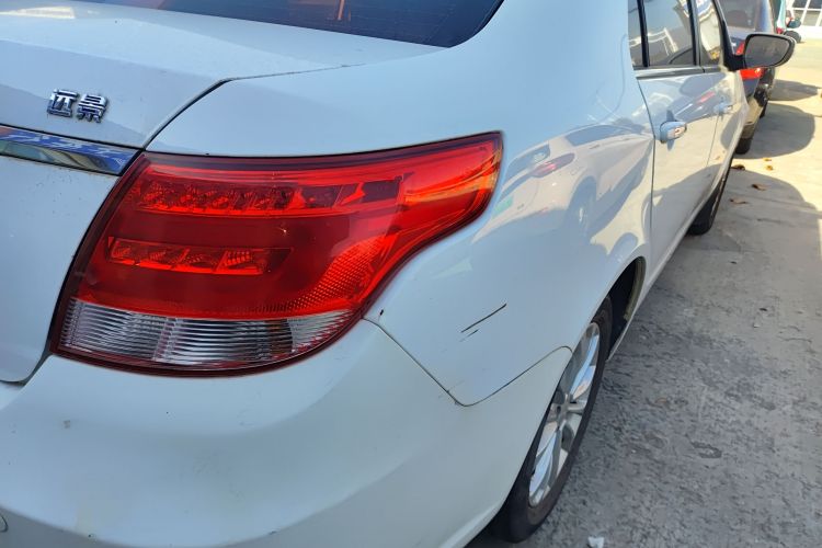 吉利汽车 远景 2015款 1.5L 手动精英型车身外观9