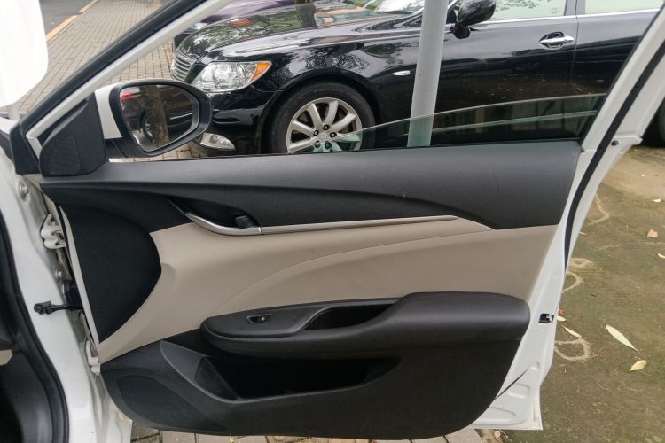 别克 英朗 2021款 典范 1.5L 自动精英型中控内饰7005