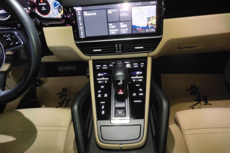 保时捷 2018款 Cayenne 3.0T中控内饰18