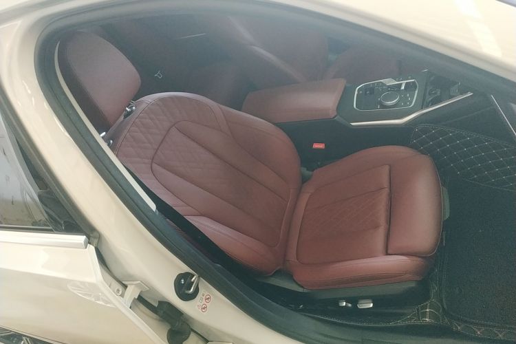 宝马3系 2023款 325i M运动套装局部细节41