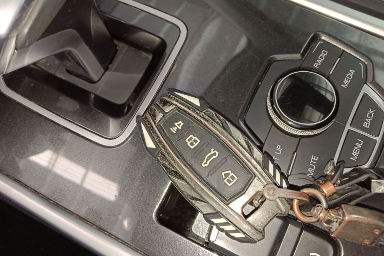 哈弗H6 2018款 蓝标 运动版 1.5T 自动两驱精英型中控内饰11