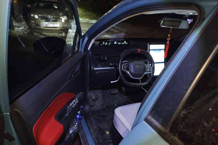 哪吒汽车 哪吒V 2021款 长续航娱乐版中控内饰20