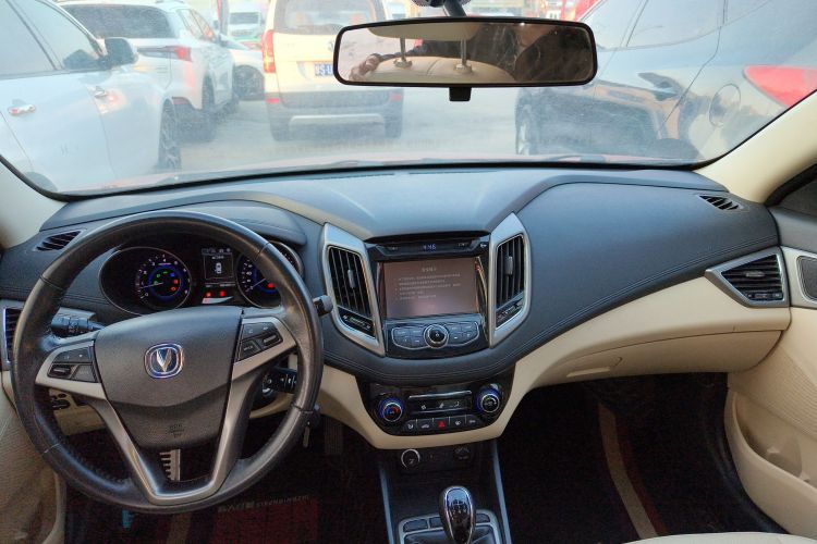 长安 逸动 2016款 1.6L 手动风尚型中控内饰12