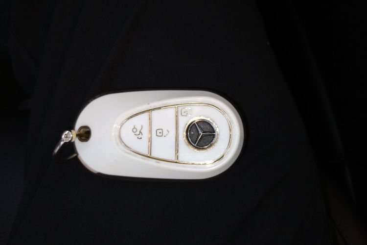 奔驰C级 2023款 C 200 L 运动版中控内饰7001