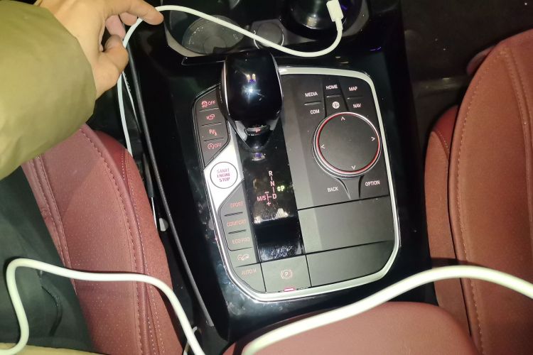 宝马X3 2023款 改款 xDrive30i 领先型 M曜夜套装中控内饰18