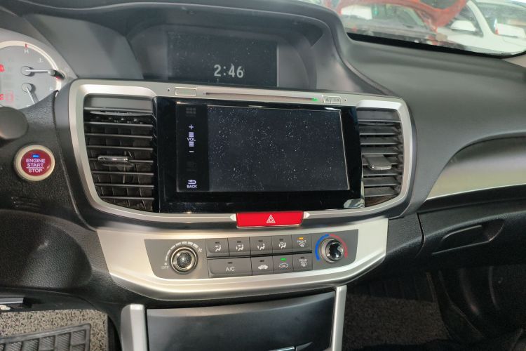 本田 雅阁 2015款 2.0L LX 舒适版中控内饰16