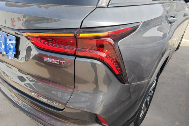 长安CS75 PLUS 2021款 2.0T 自动领航型车身外观9