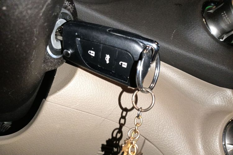 丰田 汉兰达 2009款 2.7L 两驱7座豪华版中控内饰7001