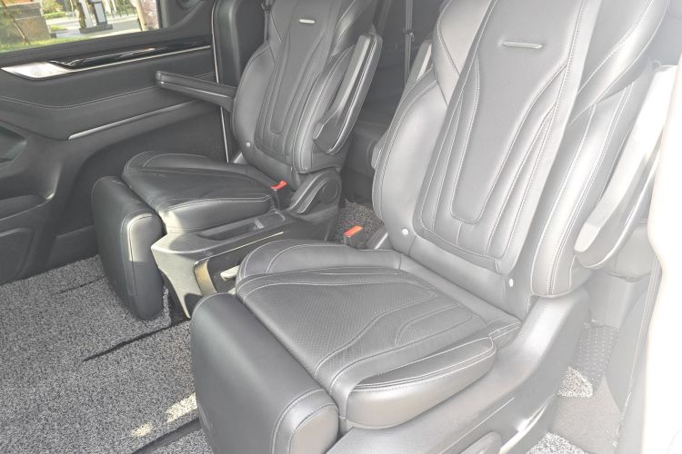 上汽大通MAXUS 大通G20 2020款 2.0T 汽油自动豪华行政版中控内饰7004