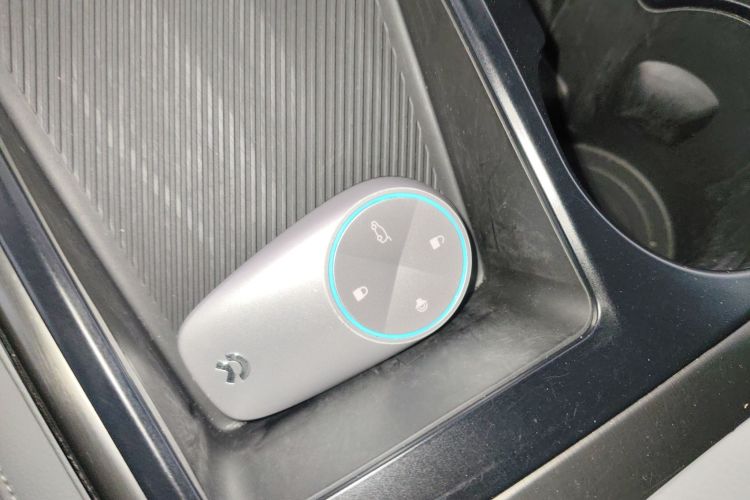 蔚来ES8 2022款 75kWh 七座版中控内饰7001